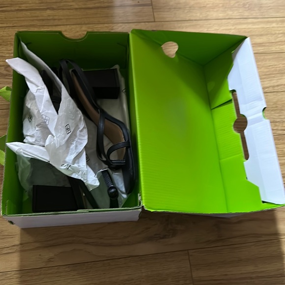 Black heels - Picture 4 of 4